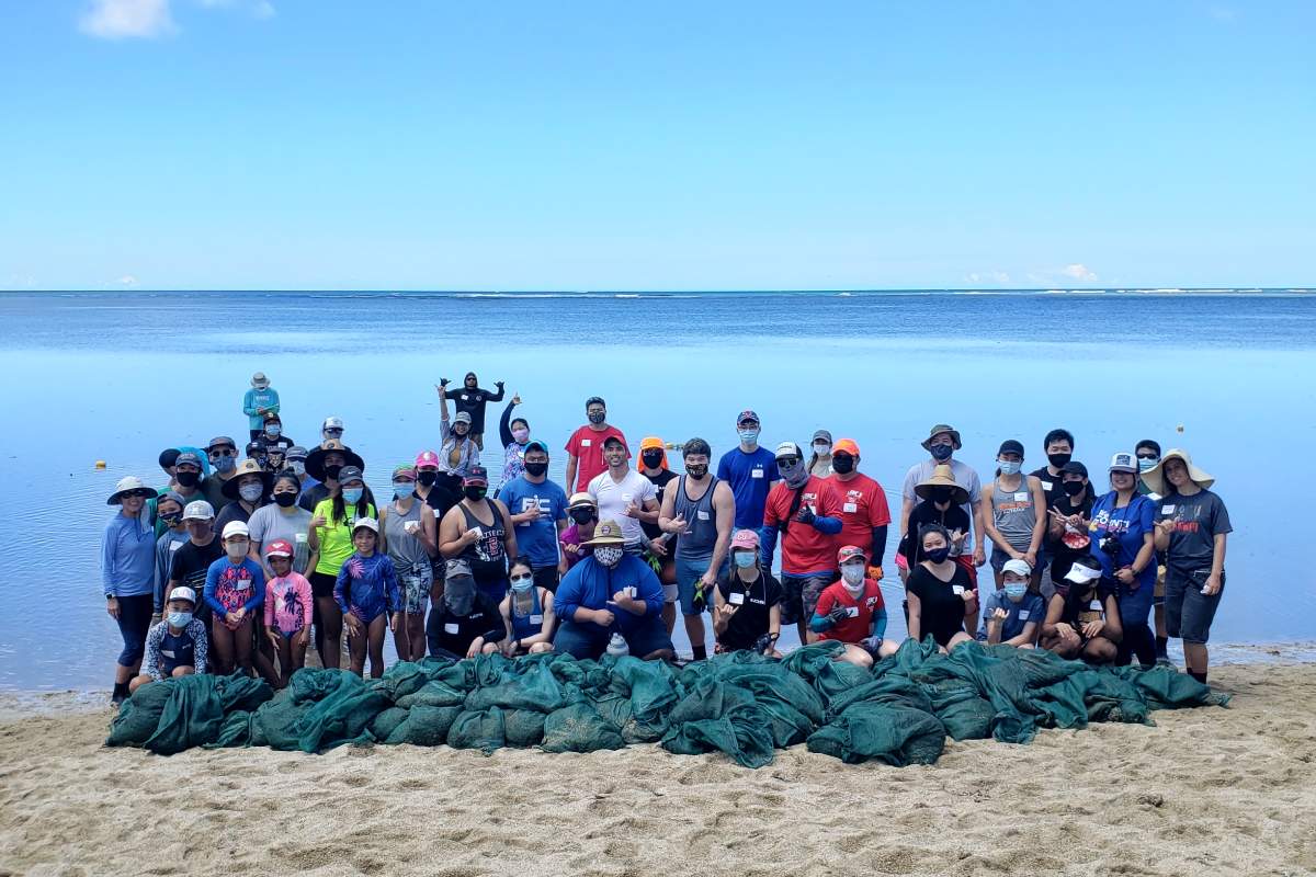 Community Service Project: Invasive Algae Removal with Malama Maunalua 2022